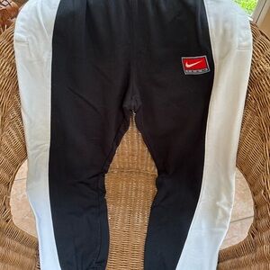 Nike Black Sweatpants Comfortable Athletic Wear